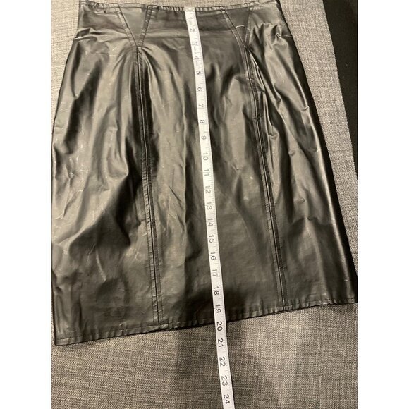 Mini Faux-Leather Black Skirt with Belted Accent Sz S - Picture 8 of 9